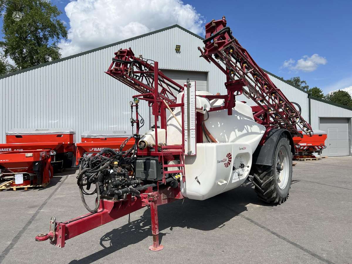 FarmGEM Track 4200, sprayers
