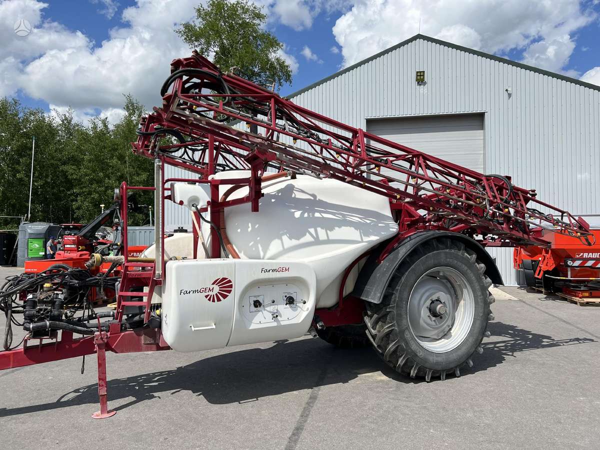 FarmGEM Track 4200, sprayers