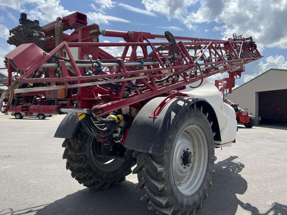 FarmGEM Track 4200, sprayers