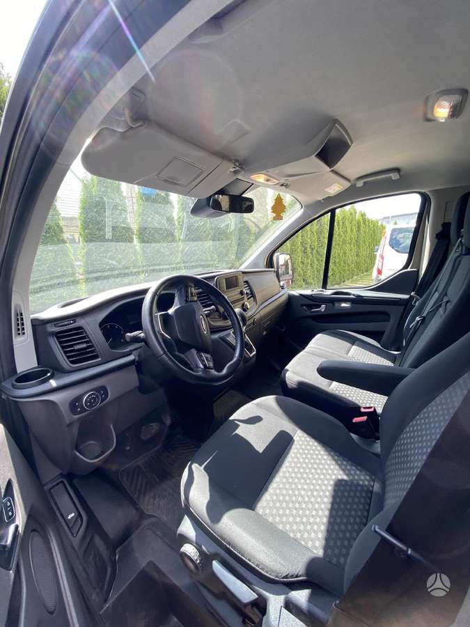 Ford Tourneo Custom, passenger minibus