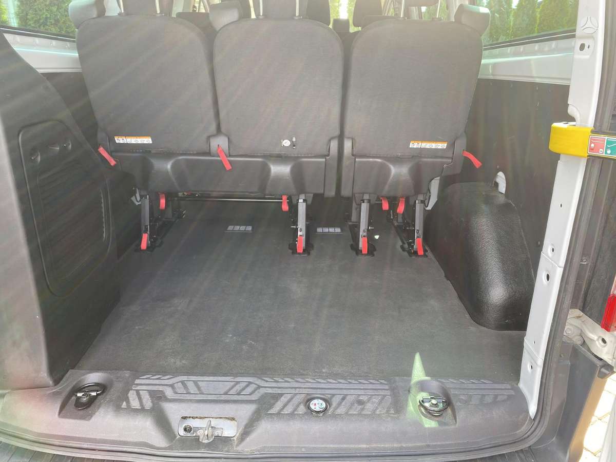 Ford Tourneo Custom, passenger minibus