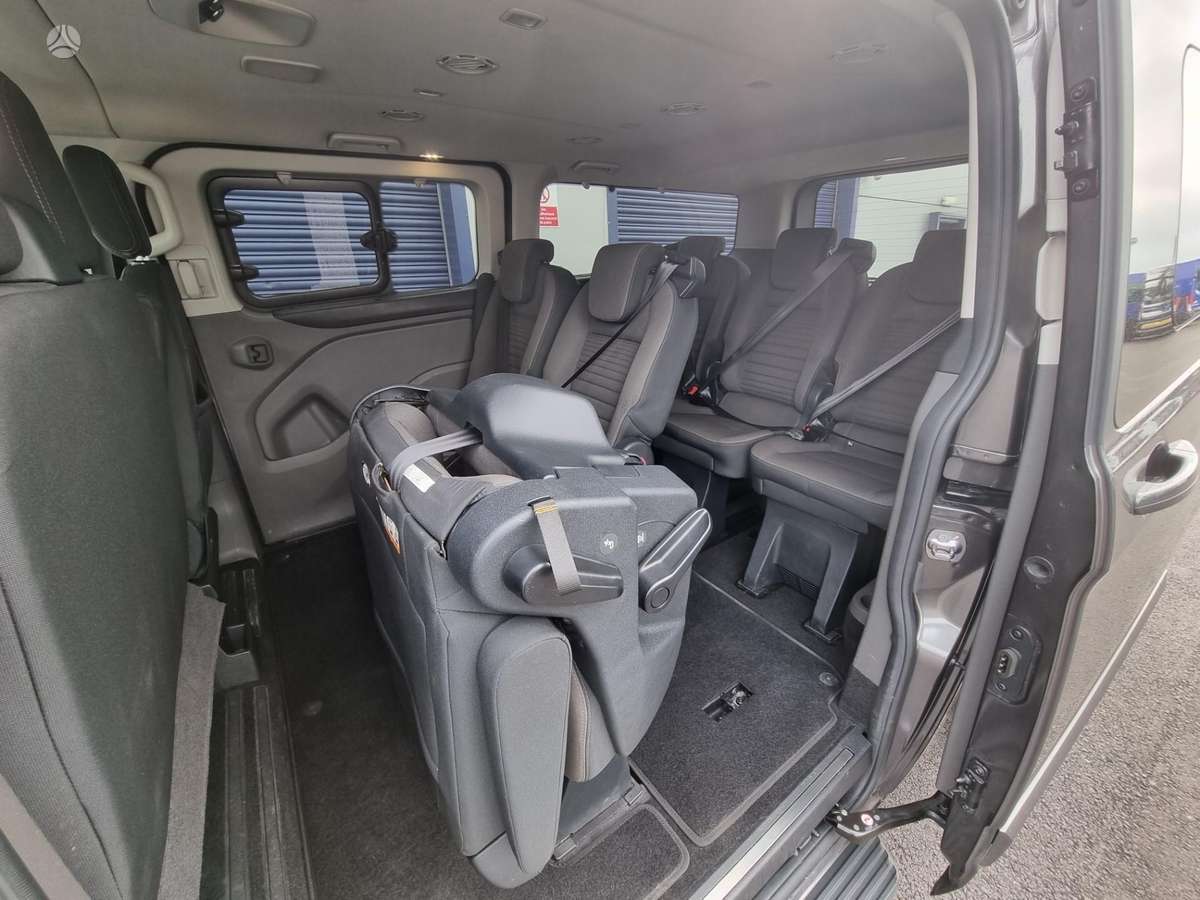 Ford Tourneo Custom, passenger minibus