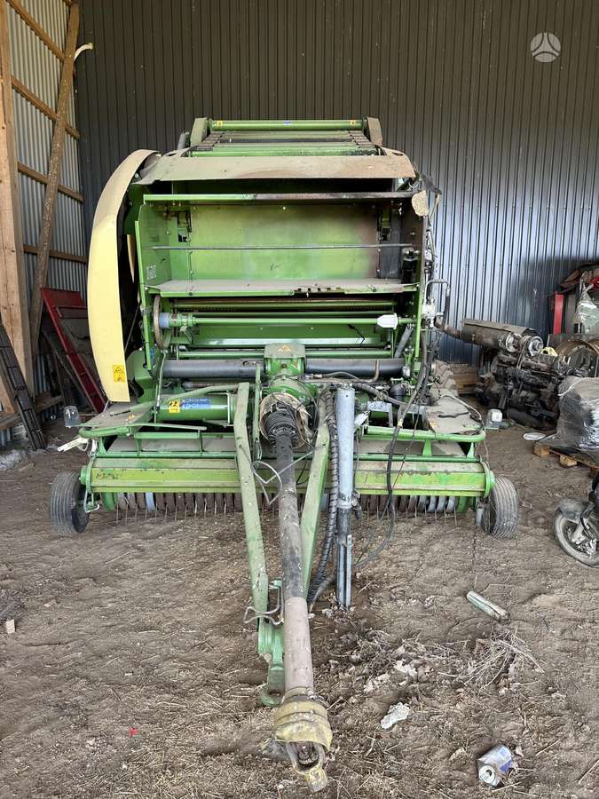 Krone Comprima dublis dalimis, balers