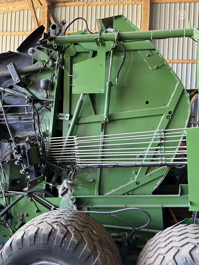 Krone Comprima dublis dalimis, прессы