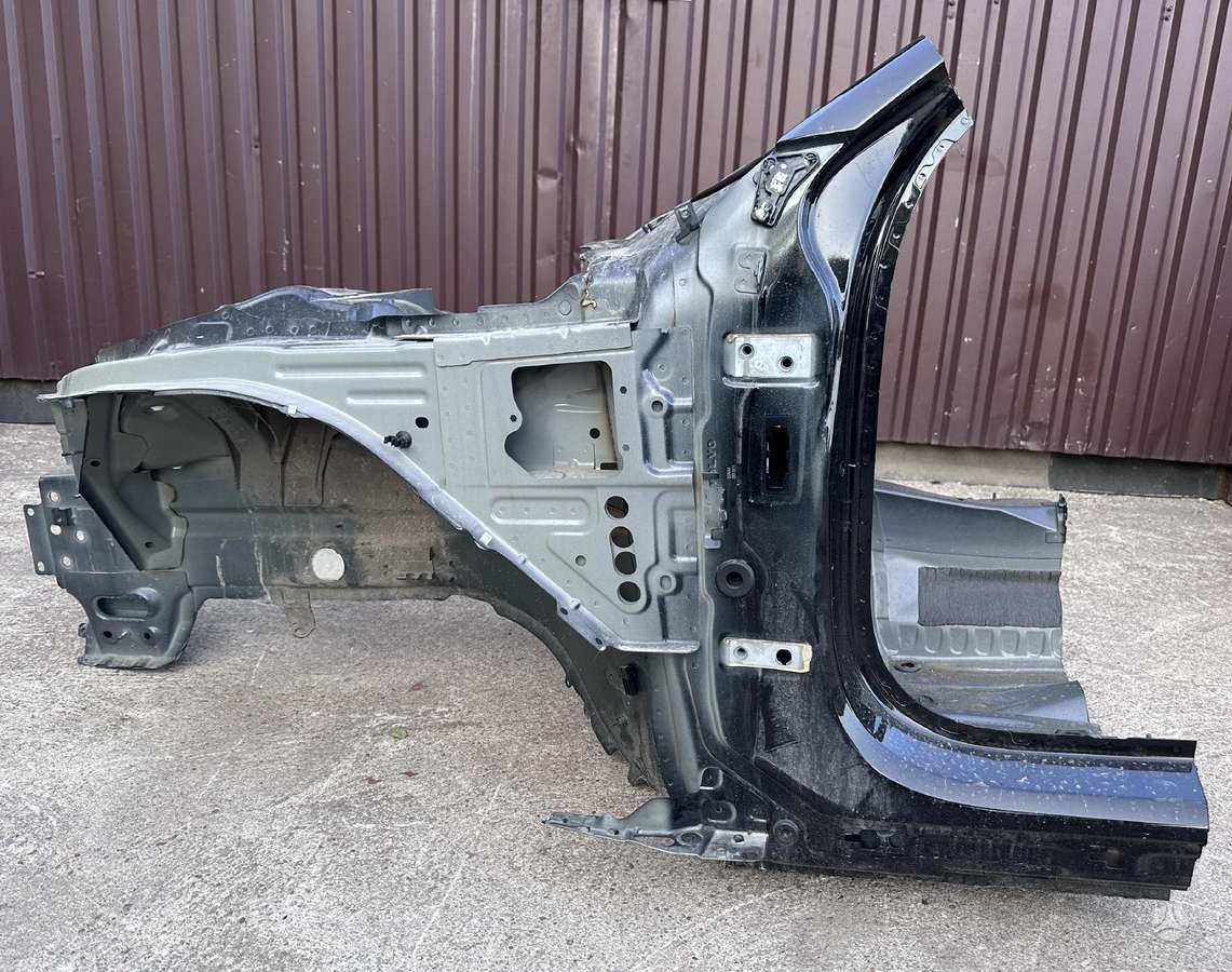 Volvo V60 dalimis
