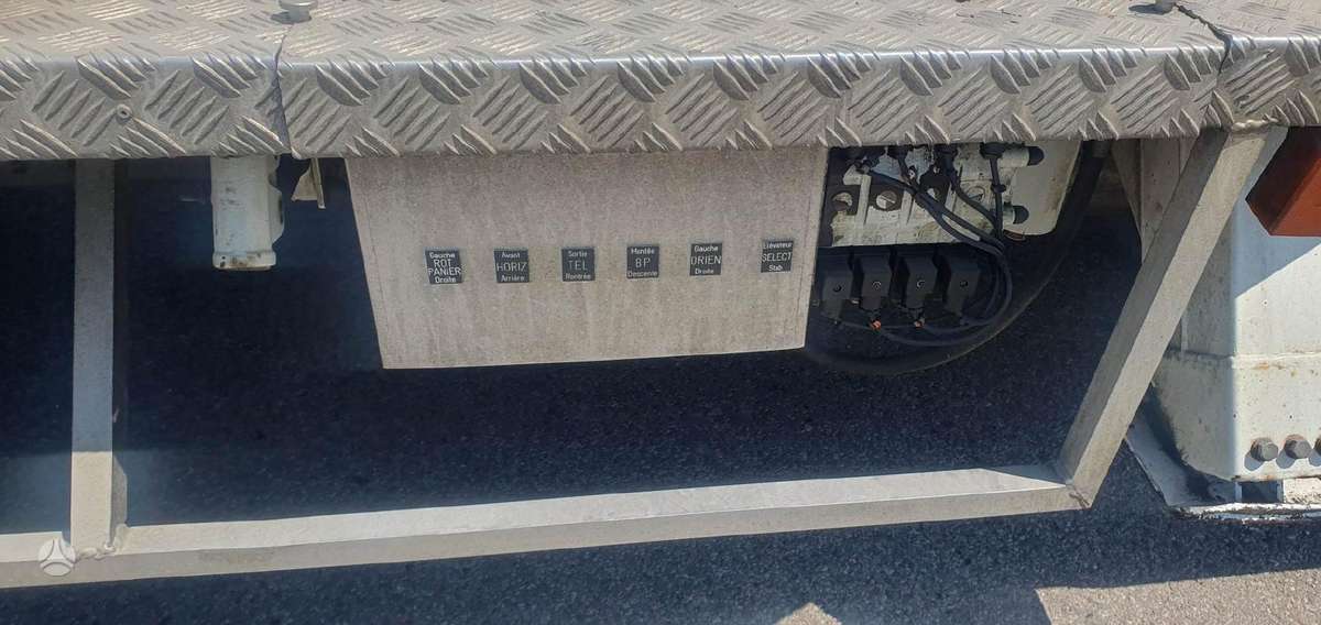 Iveco 50C18, automobiliniai bokšteliai