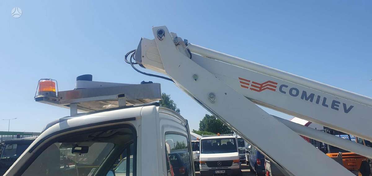 Iveco 50C18, automobiliniai bokšteliai
