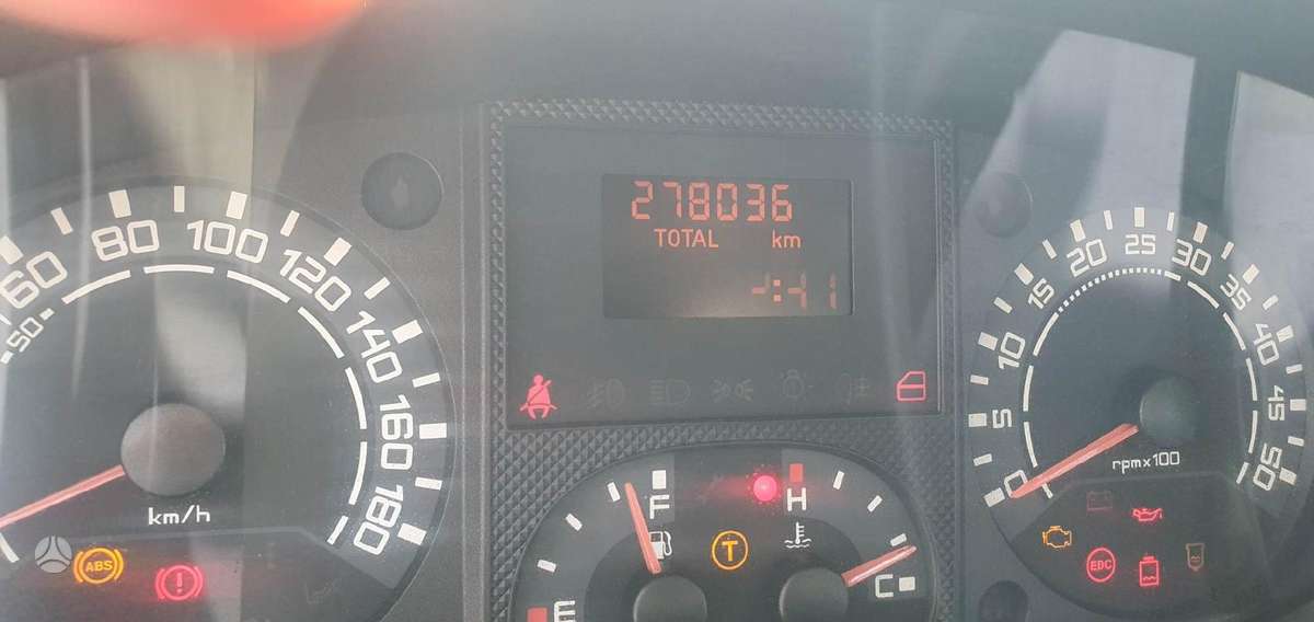 Iveco 50C18, automobiliniai bokšteliai