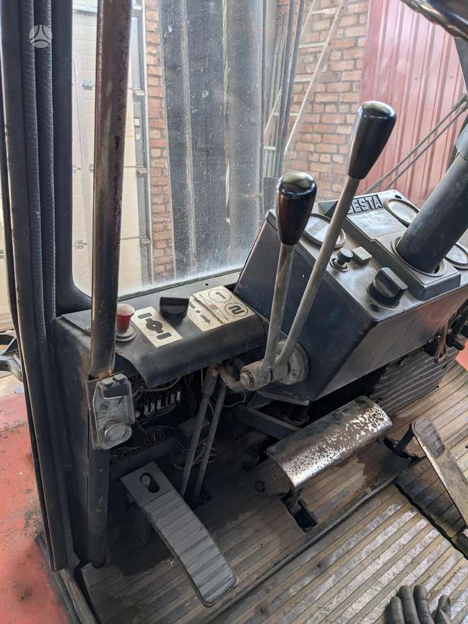 Desta 06, forklifts