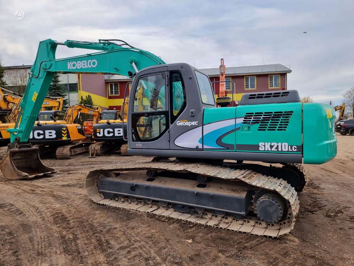 Kobelco 210LC, экскаваторы