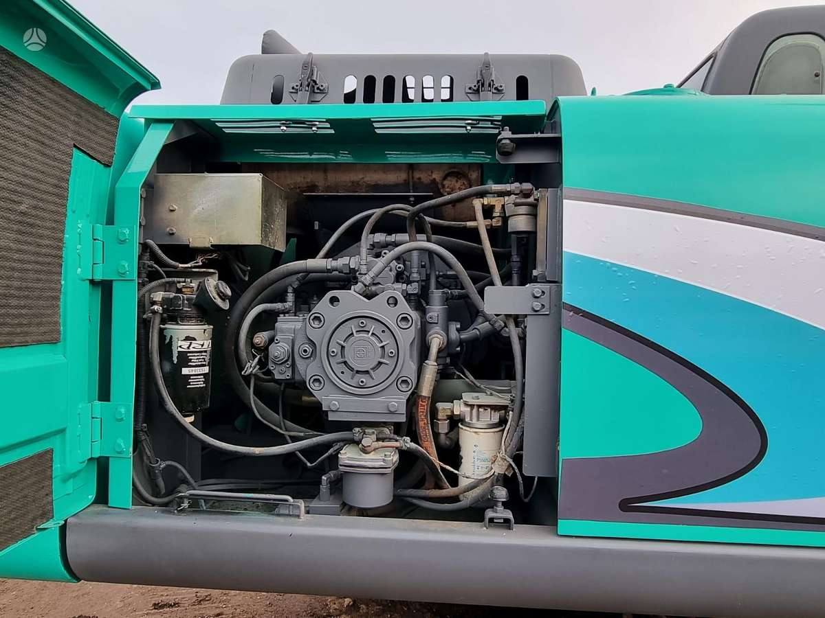 Kobelco 210LC, ekskavatoriai