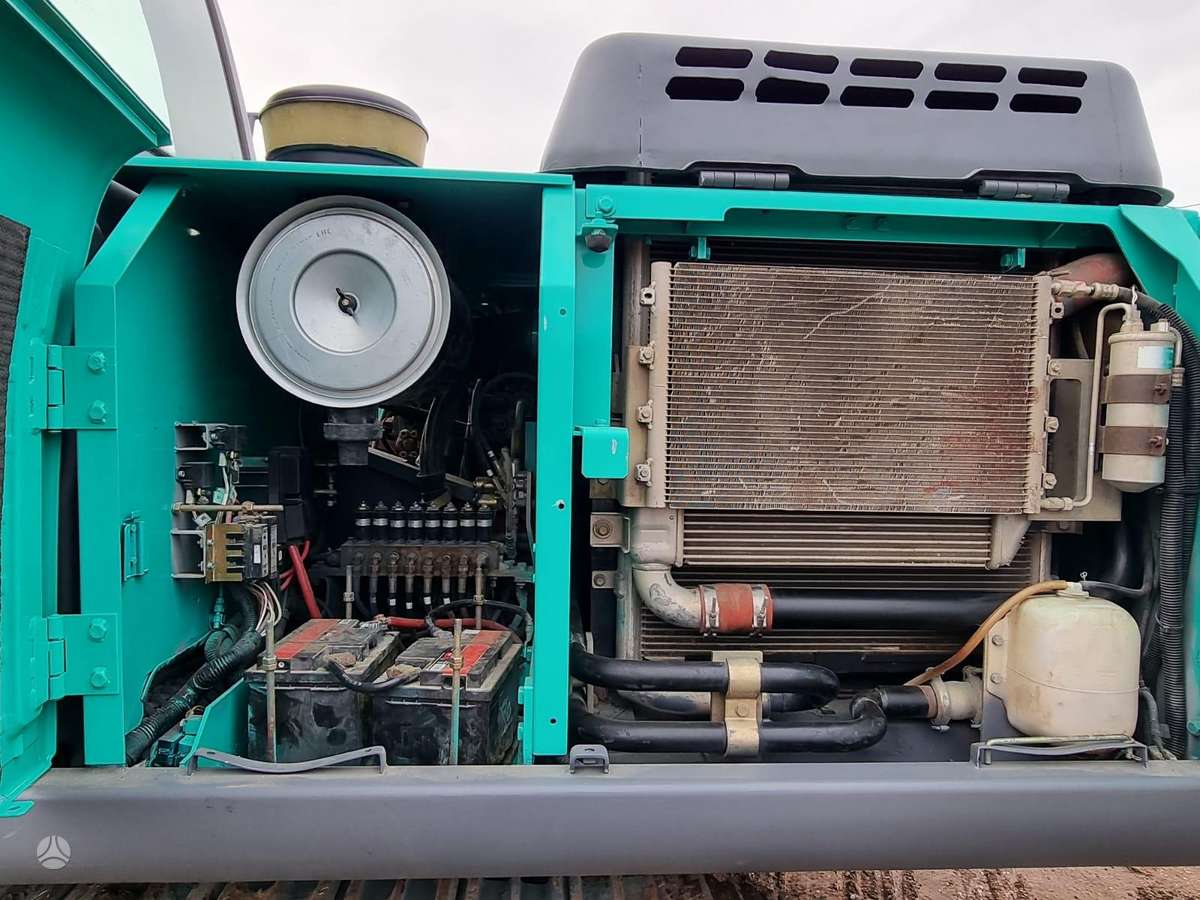 Kobelco 210LC, экскаваторы