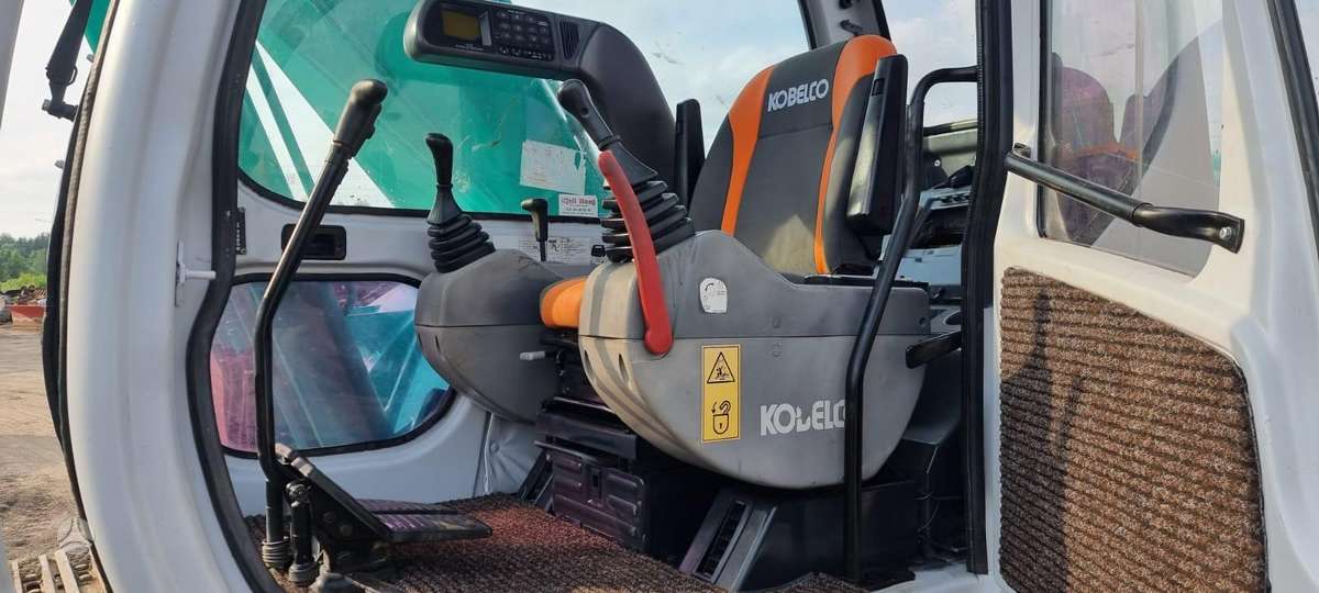 Kobelco SK200LC, ekskavatori