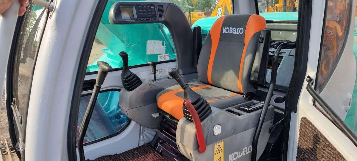 Kobelco SK200LC, ekskavatori