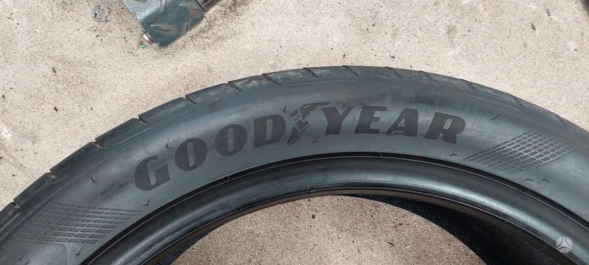Goodyear, summer 235/45 R19