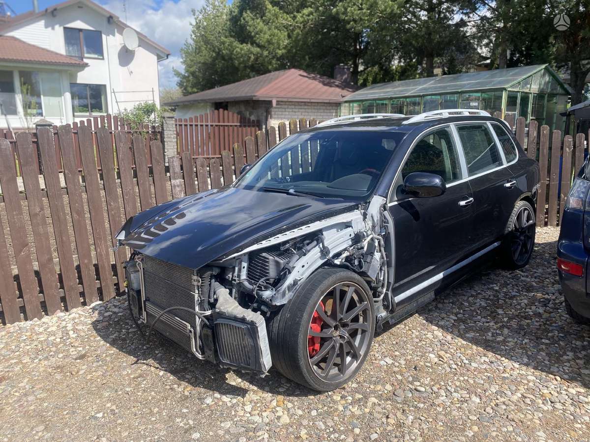 Porsche Cayenne body parts