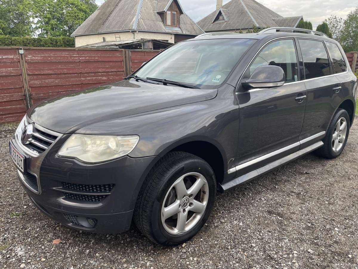 Volkswagen Touareg