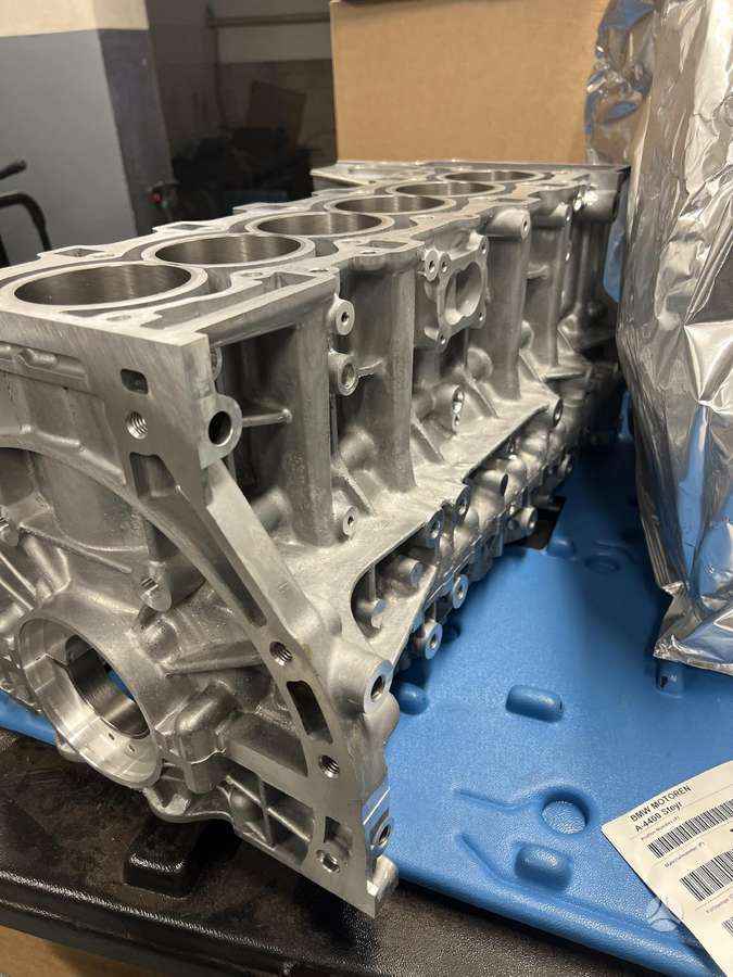 BMW 335, N54 naujas originalus blokas, engine block