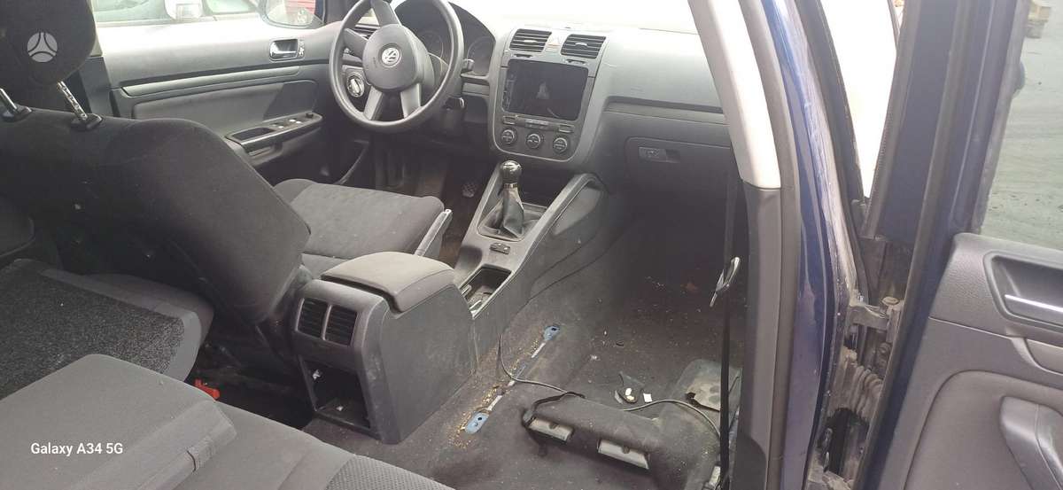 Volkswagen Golf dalimis. 1 9 bls