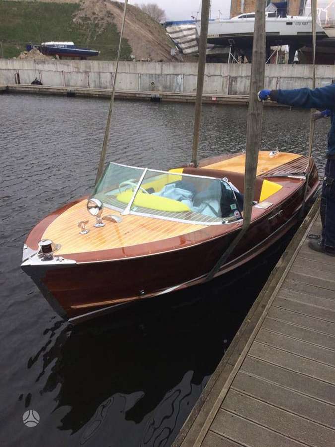Century Arabian, yachts / cruisers