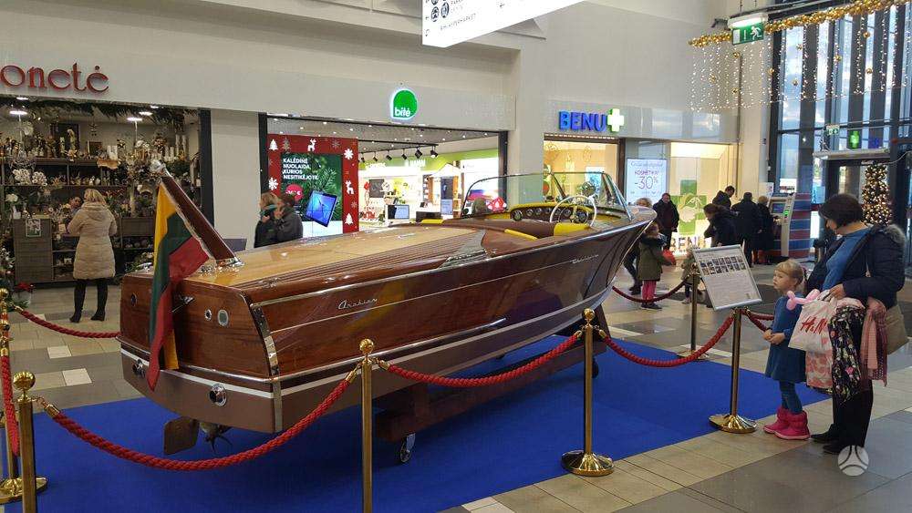 Century Arabian, yachts / cruisers