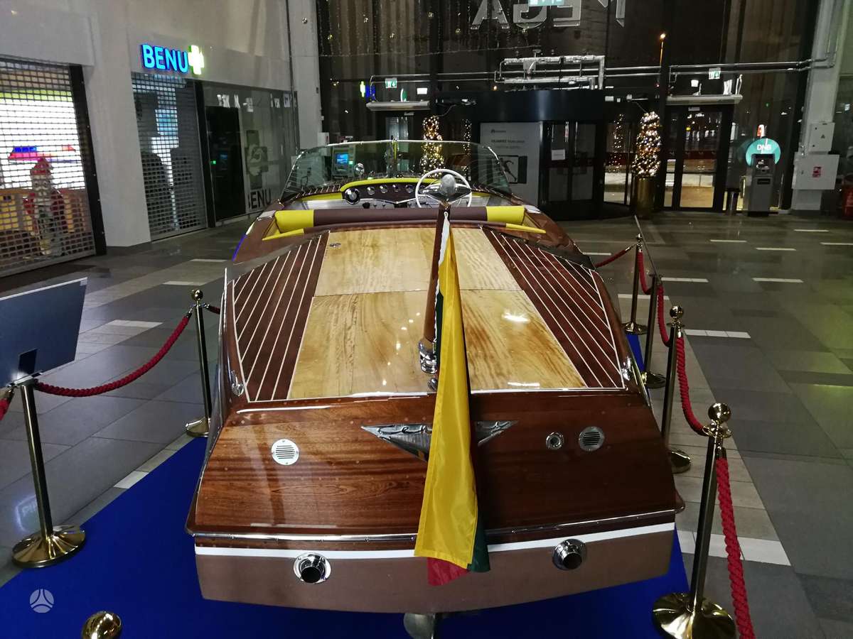 Century Arabian, yachts / cruisers