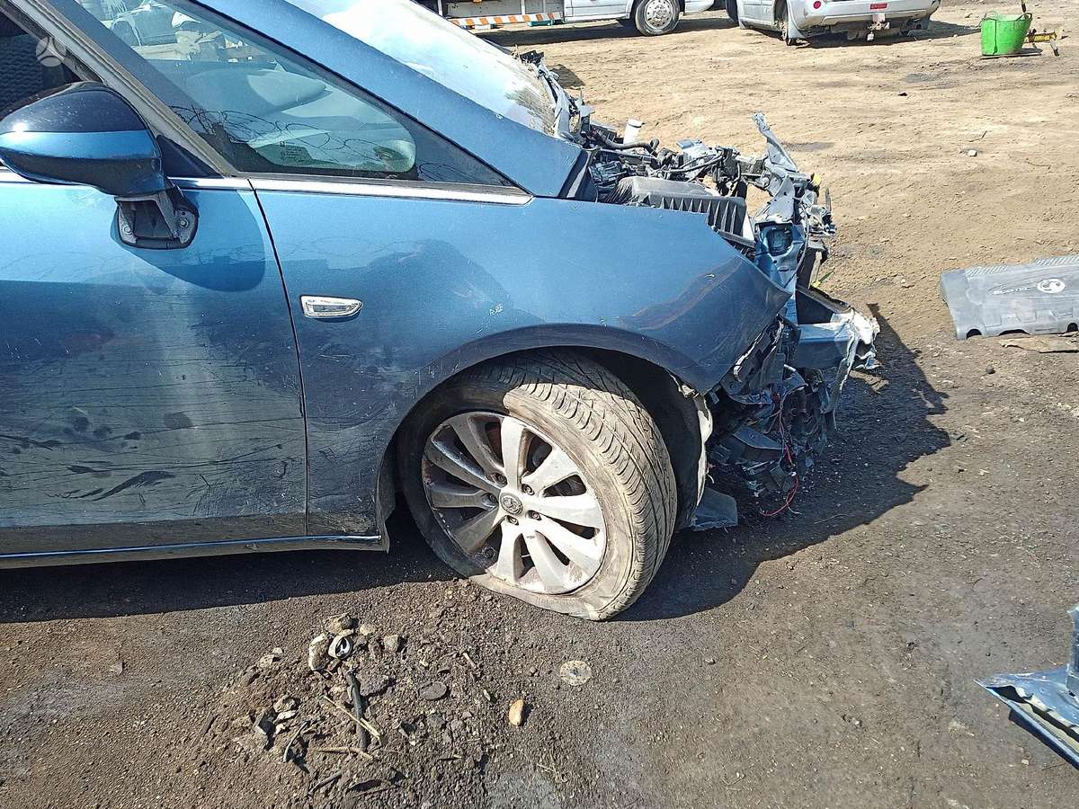 Opel Zafira по частям