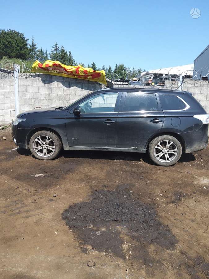 Mitsubishi Outlander по частям