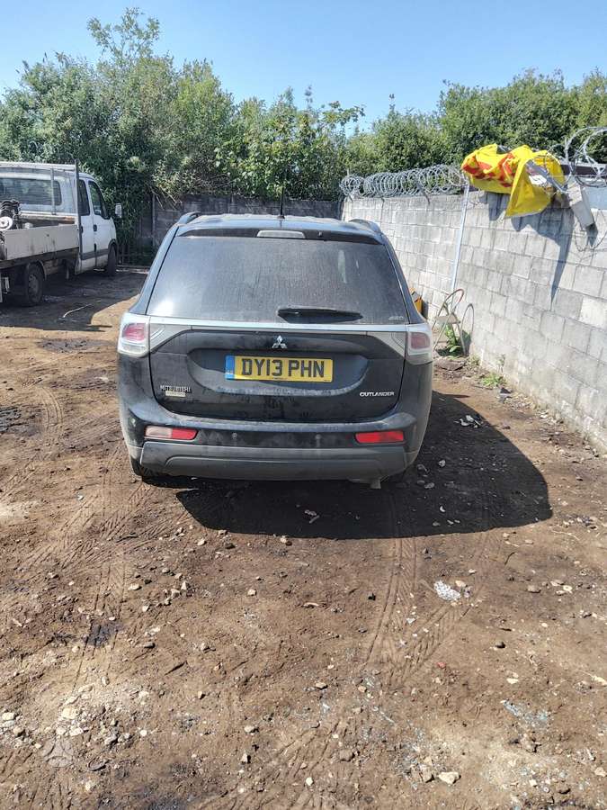Mitsubishi Outlander по частям