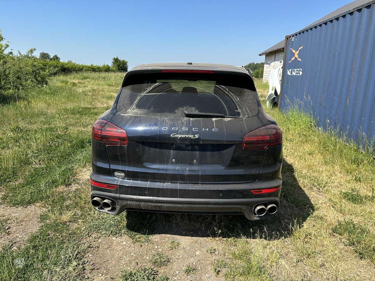 Porsche Cayenne for parts