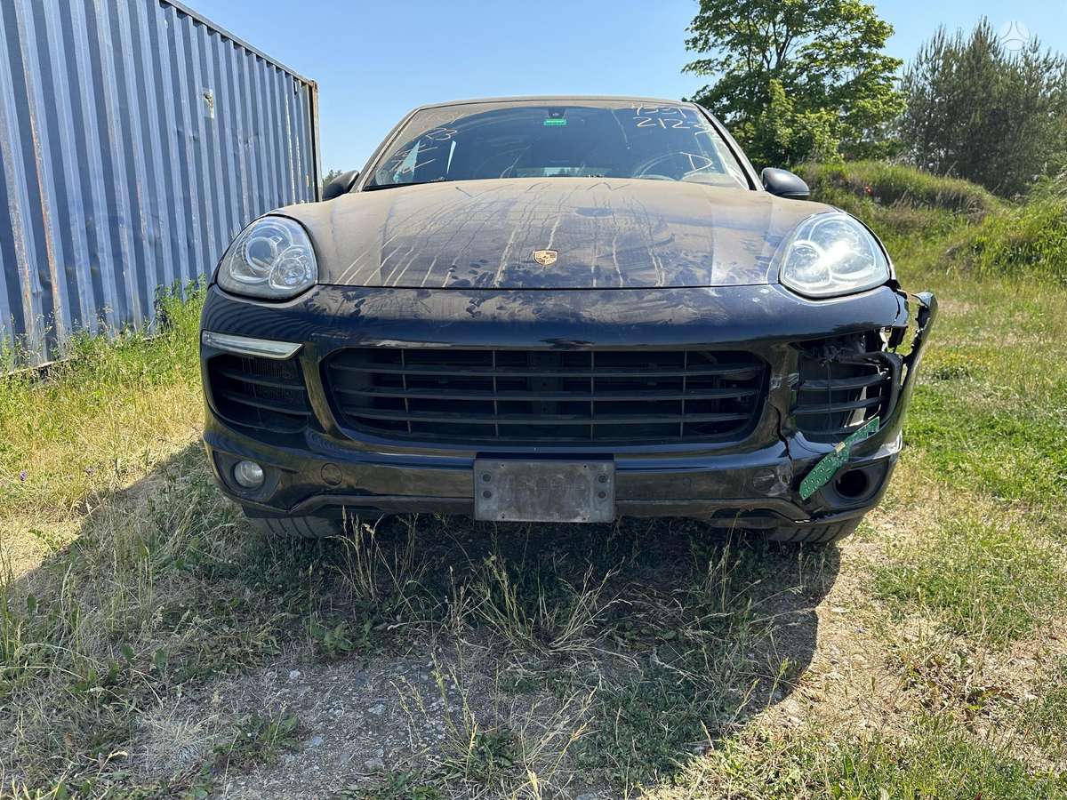Porsche Cayenne dalimis