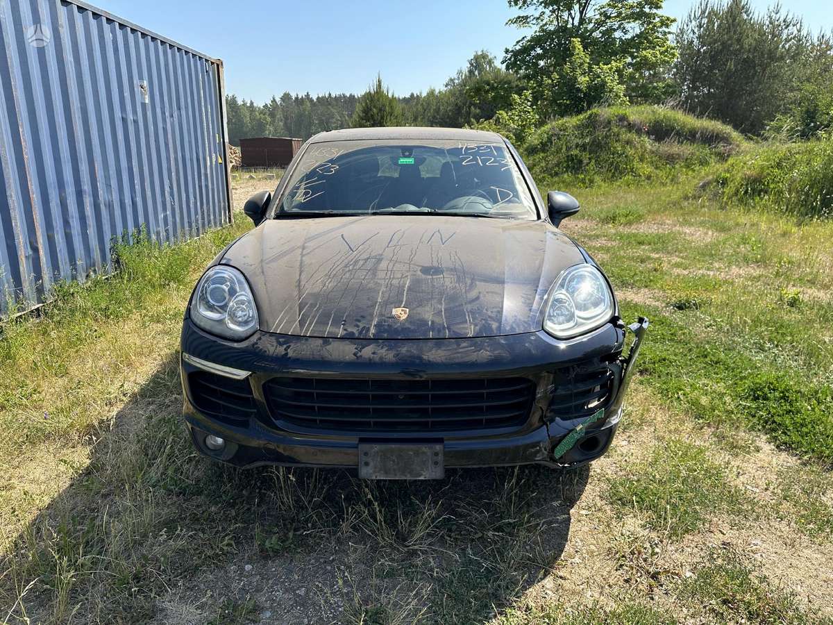 Porsche Cayenne dalimis
