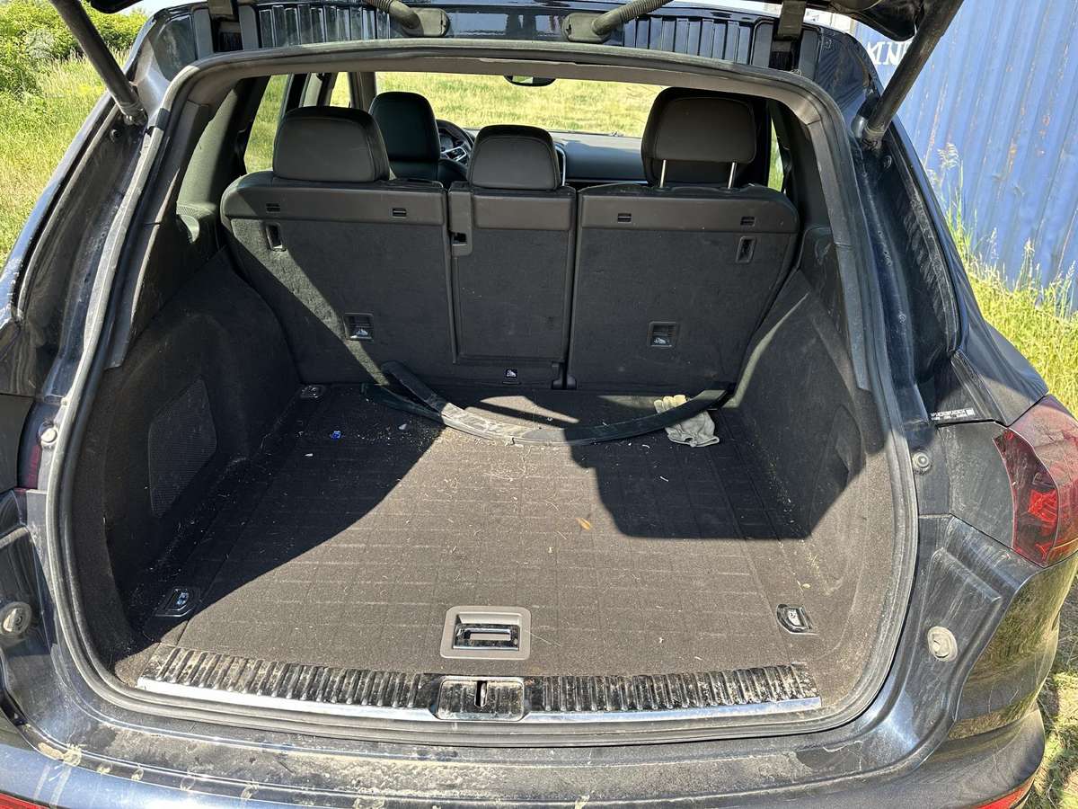 Porsche Cayenne for parts