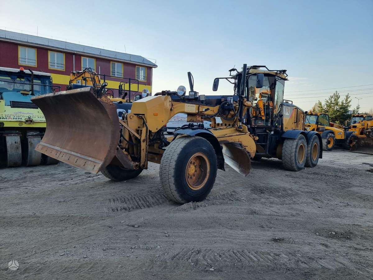 Caterpillar 160M, грейдеры