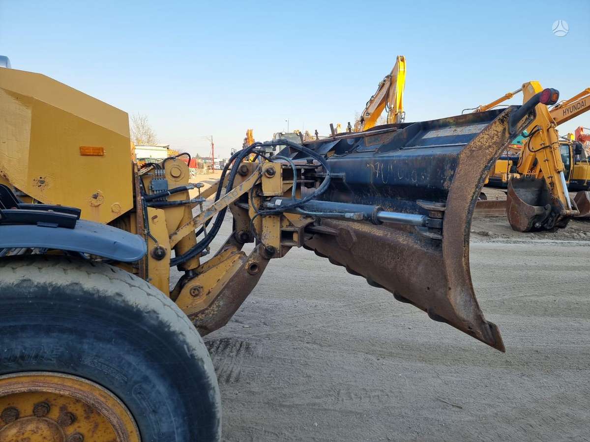 Caterpillar 160M, грейдеры