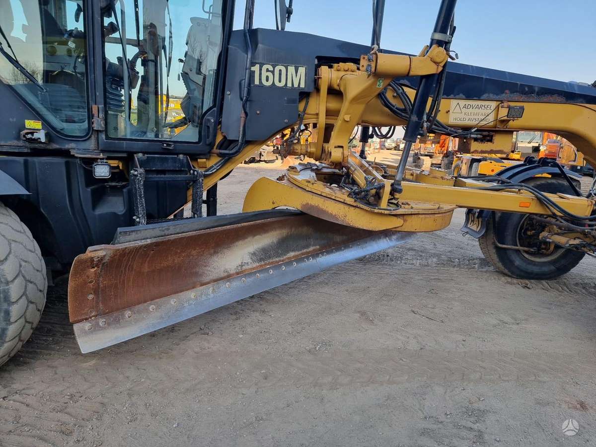 Caterpillar 160M, greideriai
