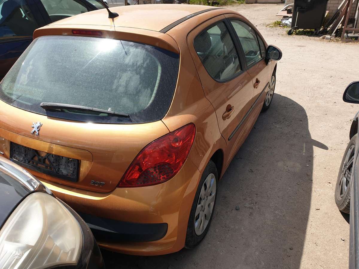 Peugeot 207 for parts