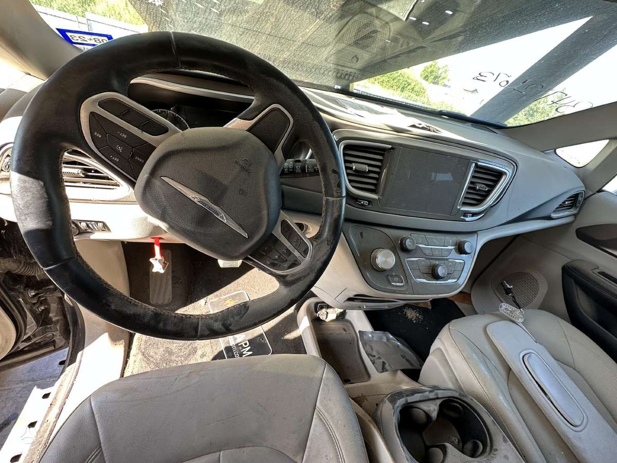 Chrysler Pacifica rezerves daļās