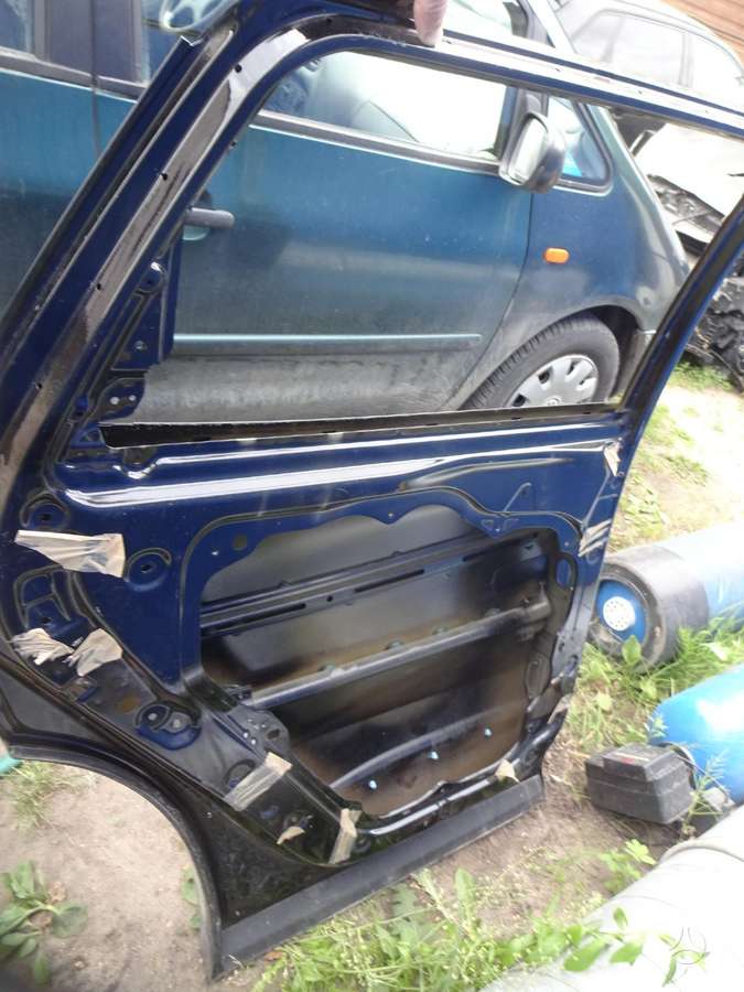 Hyundai Grand Santa Fe durys