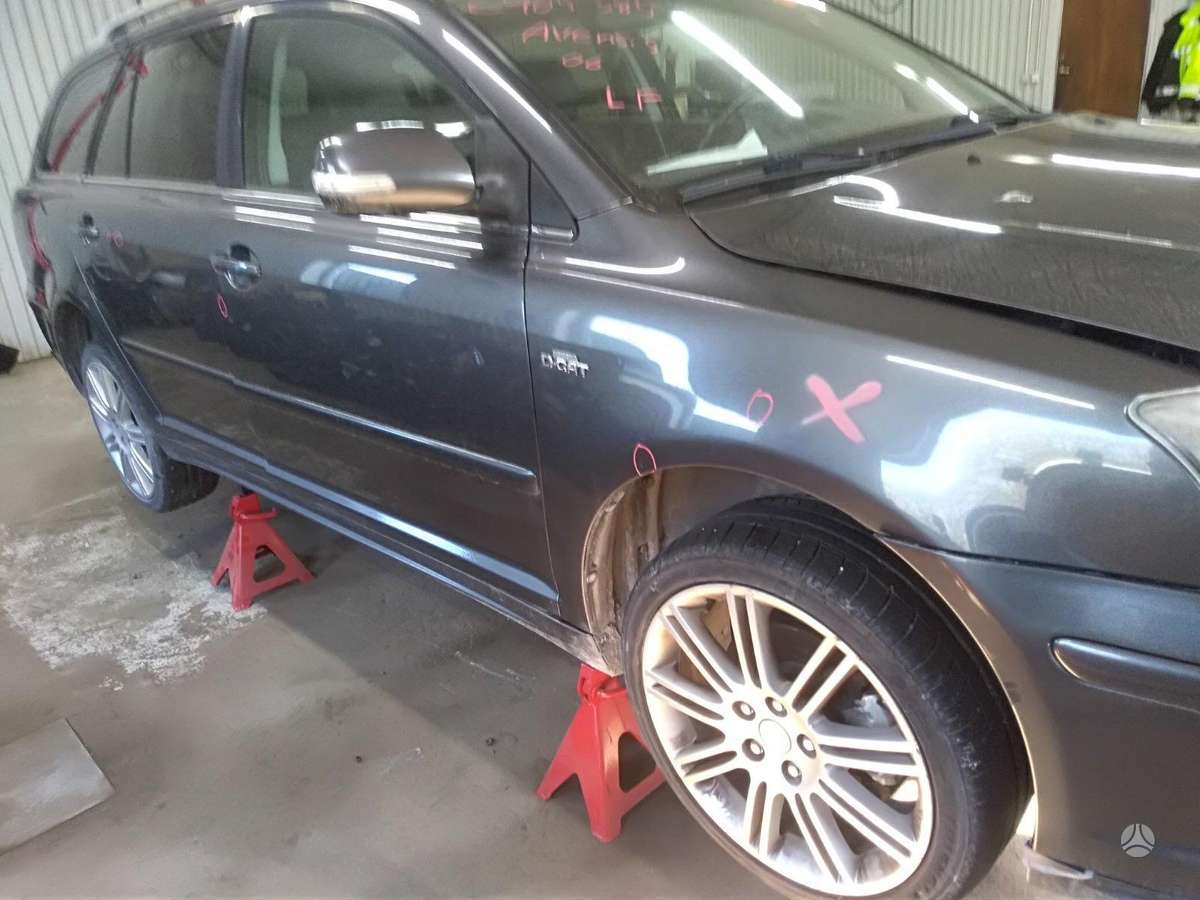 Toyota Avensis 1az fse