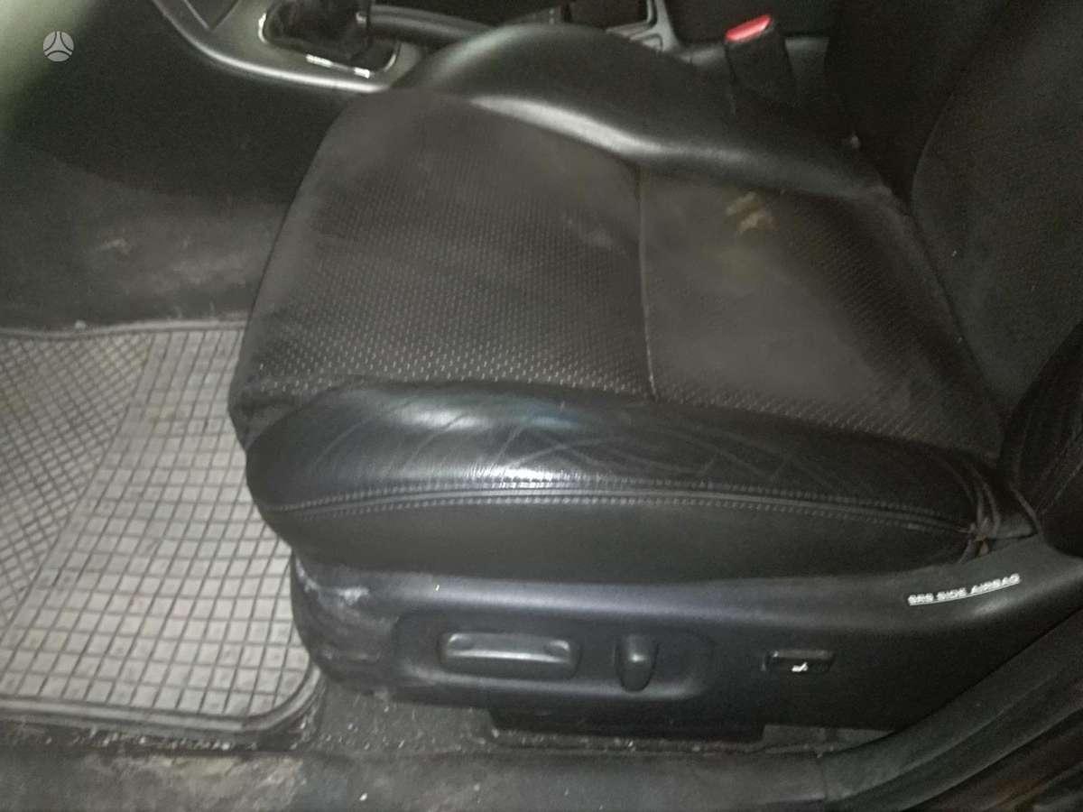 Toyota Avensis 1az fse