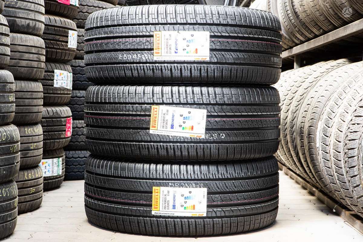 Pirelli Scorpion Zero, all-season 285/45 R22