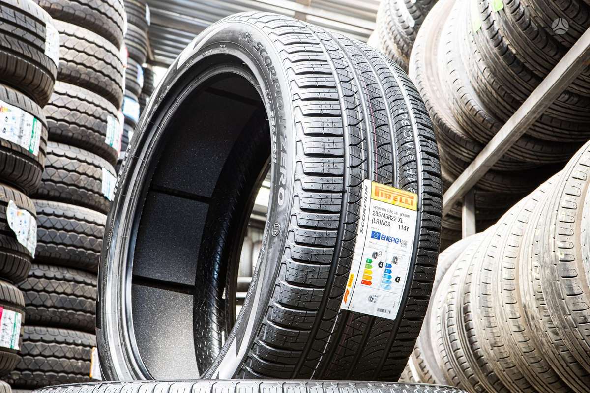 Pirelli Scorpion Zero, all-season 285/45 R22