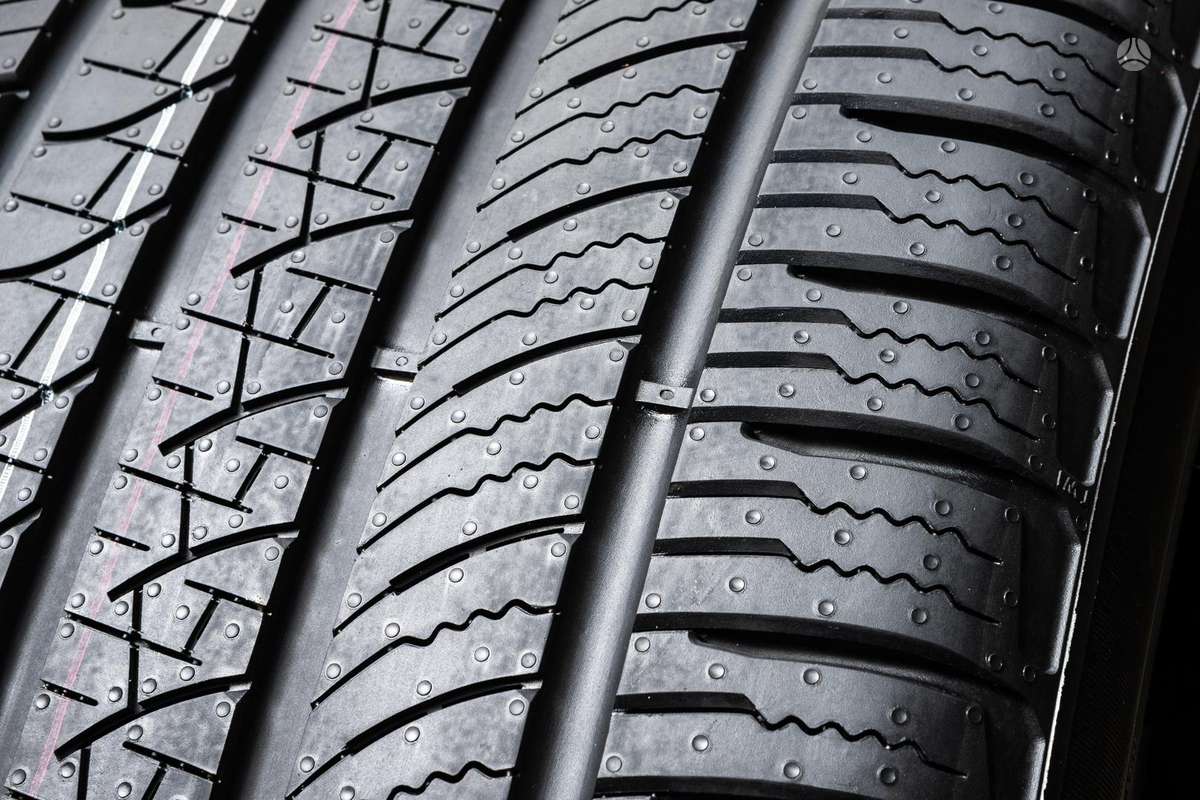 Pirelli Scorpion Zero, all-season 285/45 R22