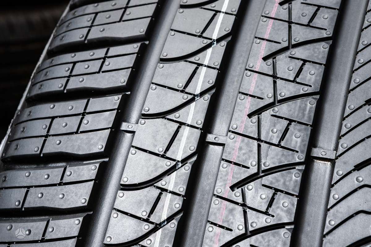 Pirelli Scorpion Zero, всесезонные 285/45 R22