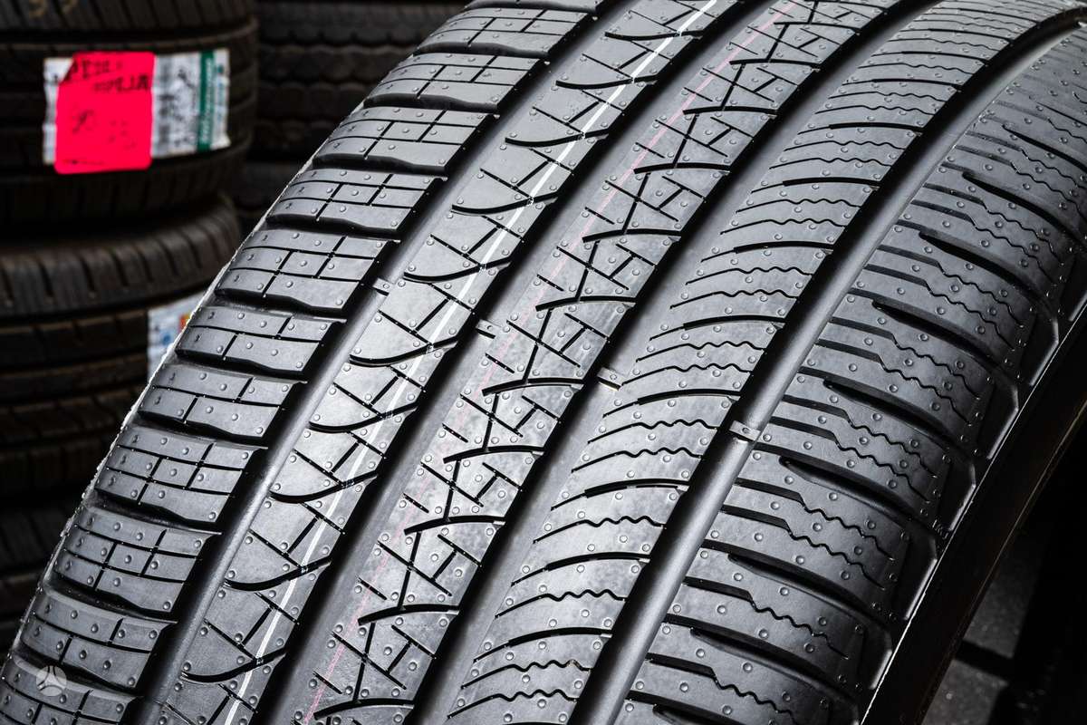 Pirelli Scorpion Zero, all-season 285/45 R22
