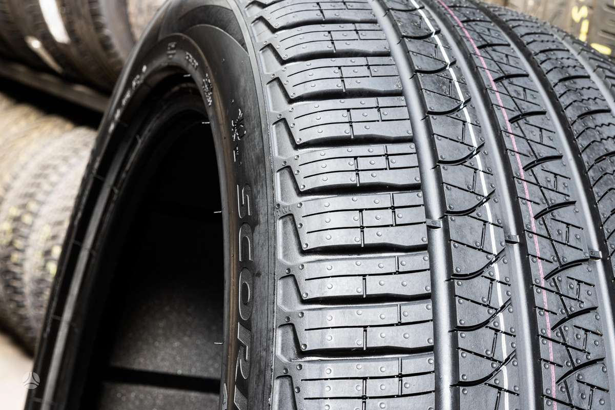 Pirelli Scorpion Zero, all-season 285/45 R22