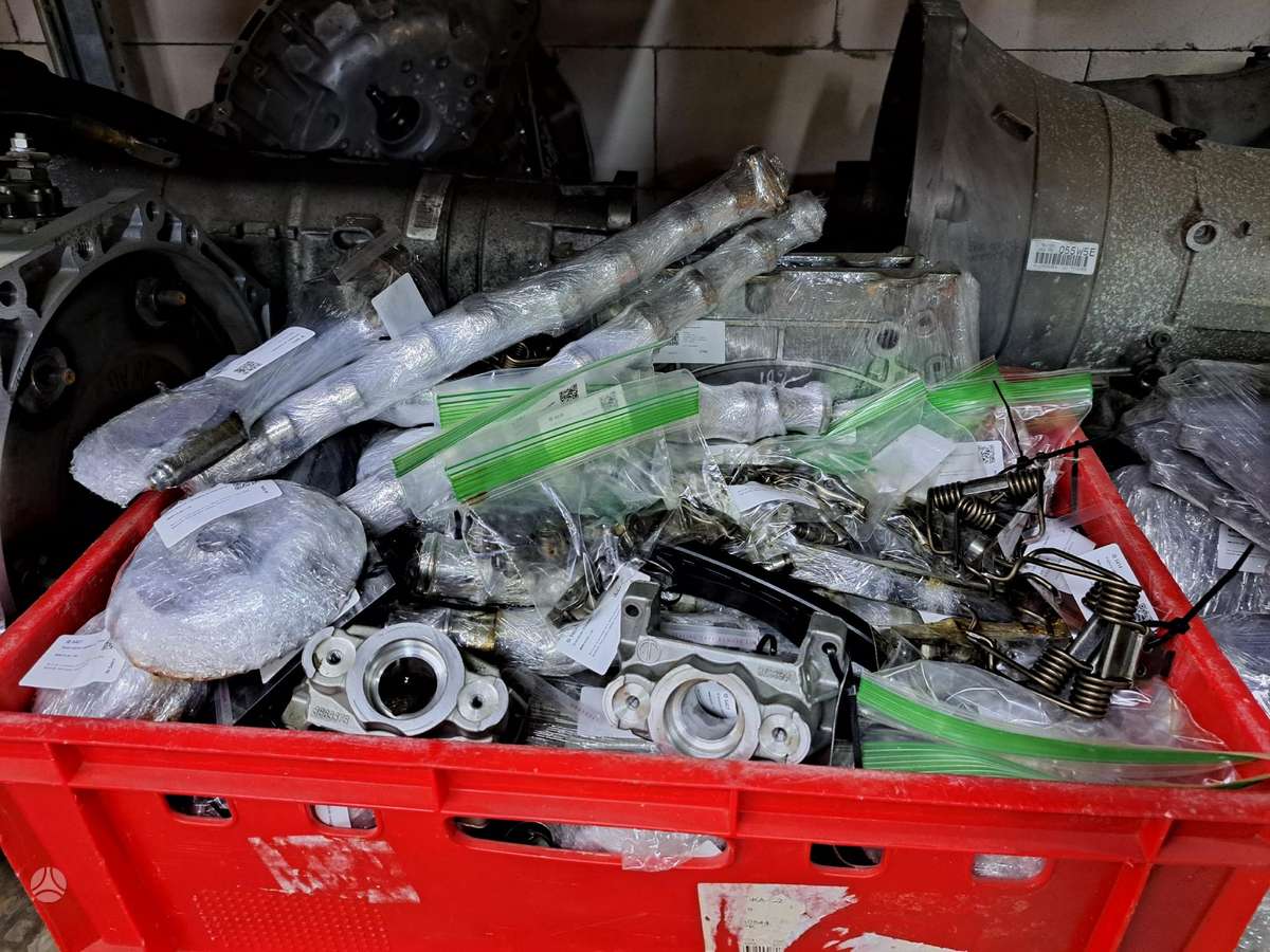BMW X3, B46B B46 B46D, variklio detalės