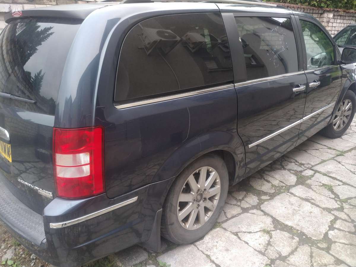 Chrysler Grand Voyager dalimis