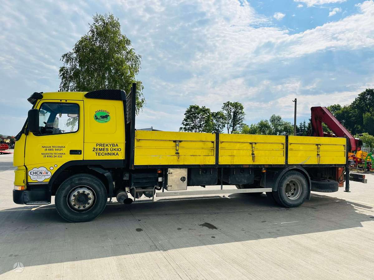 Volvo FM12, ar krānu